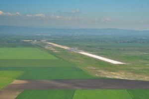 Directorul Blue Air nu vede cu ochi buni Aeroportul de la Brașov
