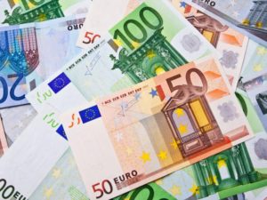 Euro a crescut în șase ședințe cu 1,16 bani