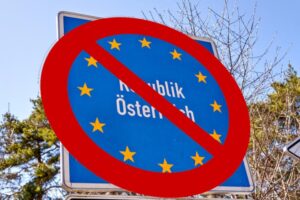Timid, autoritățile române încep boicotul împotriva Austriei